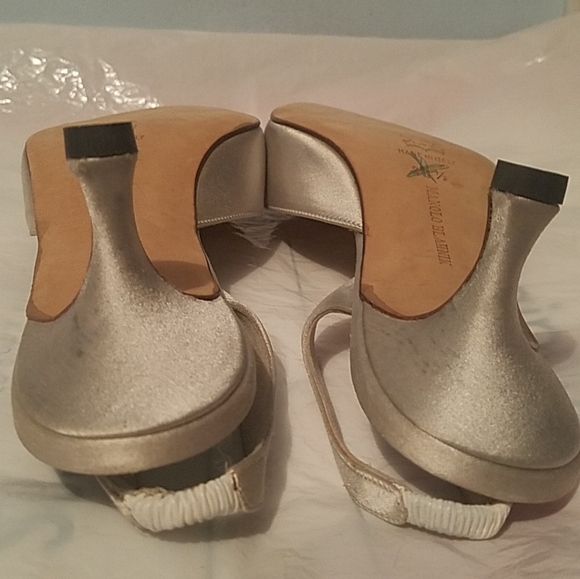 Manolo Blahnik Silver Satin Slingbacks/Heels/Shoes - Picture 7 of 8
